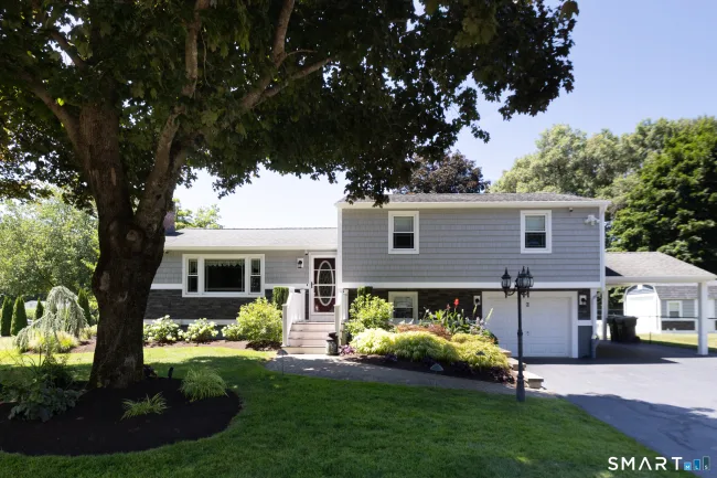2 Woodridge Court