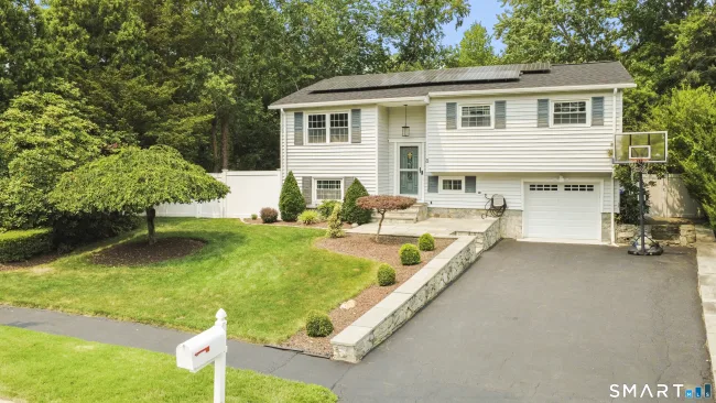 8 Country Club Road