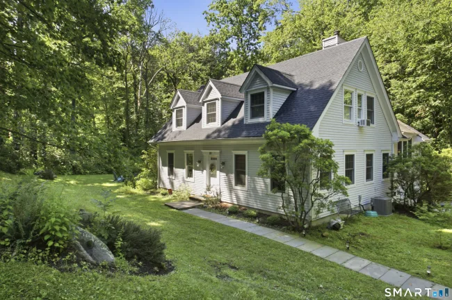 51 Mamanasco Road, Ridgefield, CT