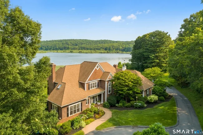 323 River Road