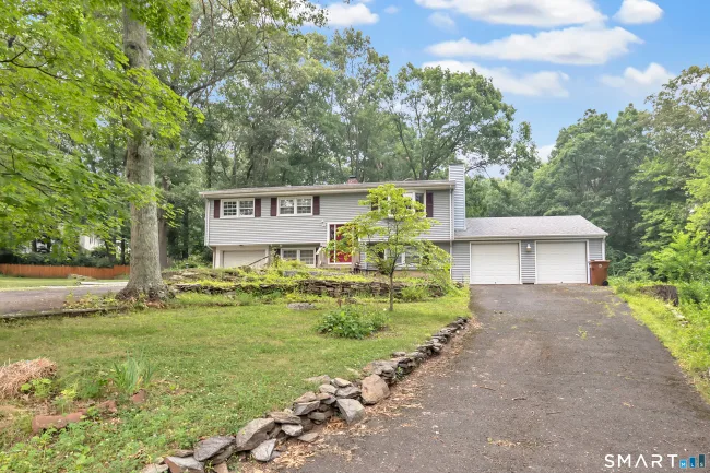 19 Meadowlark Drive
