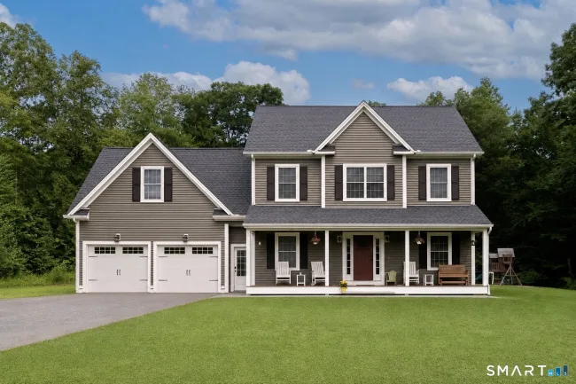81 Evergreen Crossing, New Hartford, CT