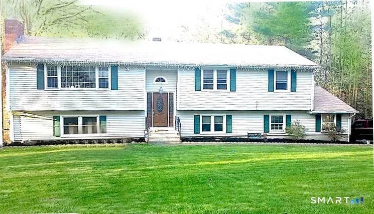 12 Briarwoods Terrace, Trumbull, CT