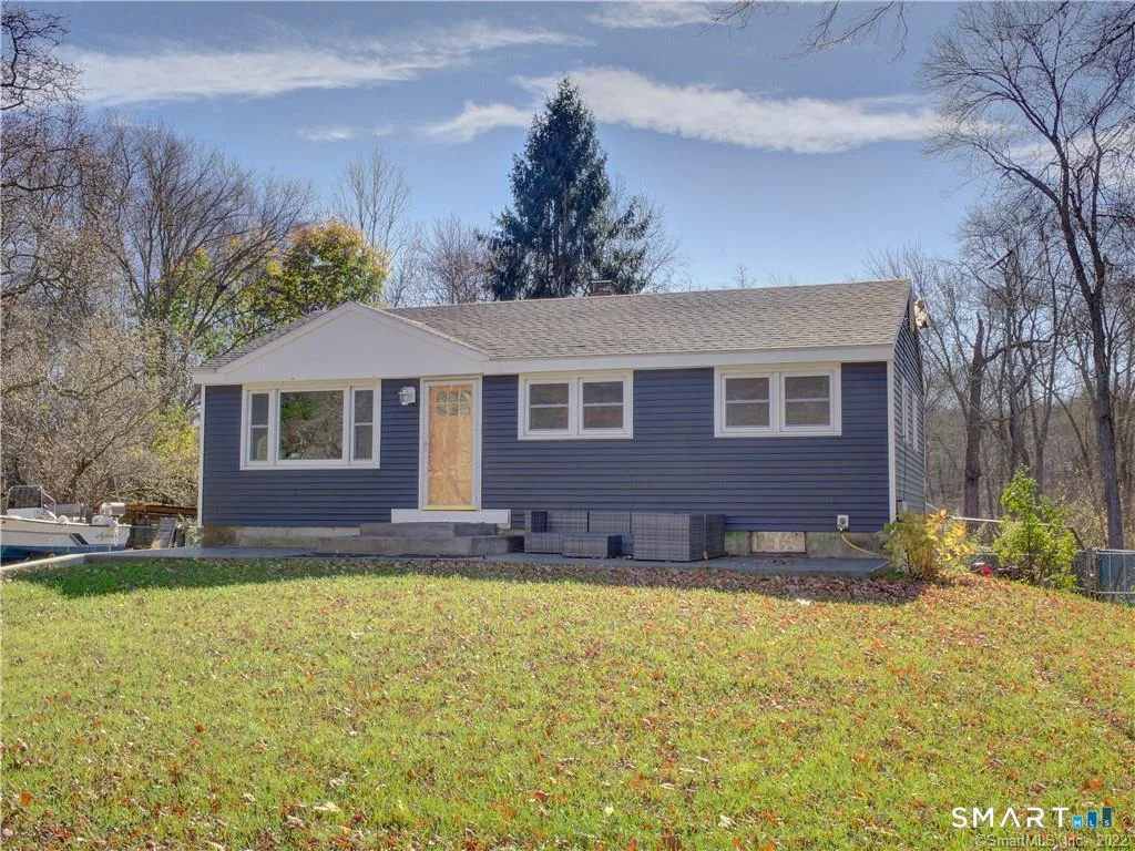 38 Pond Drive, North Stonington, CT