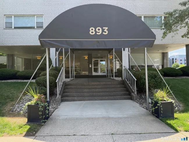 893 Farmington Avenue #1C