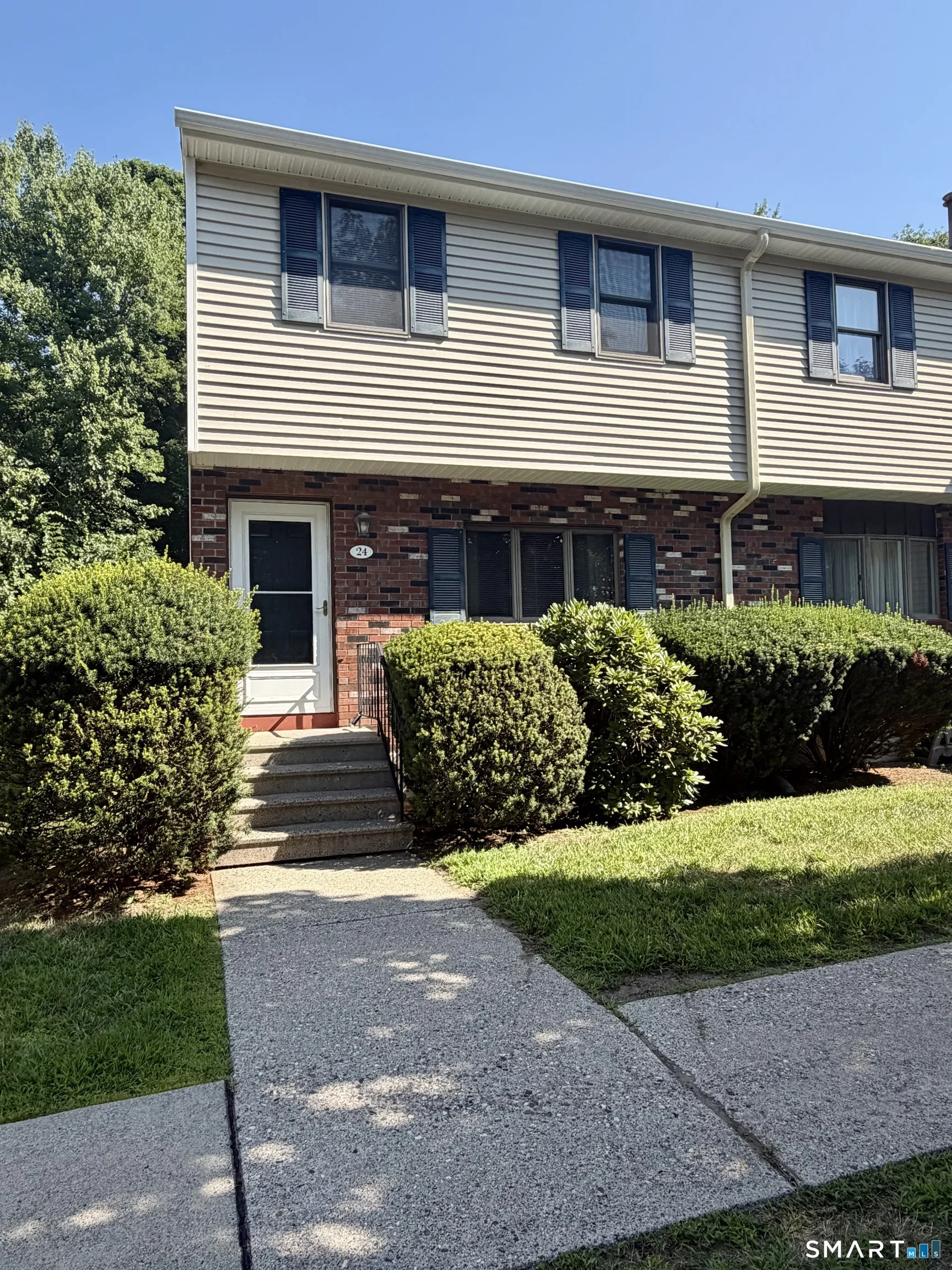 24 Brookside Village #24, Enfield, CT