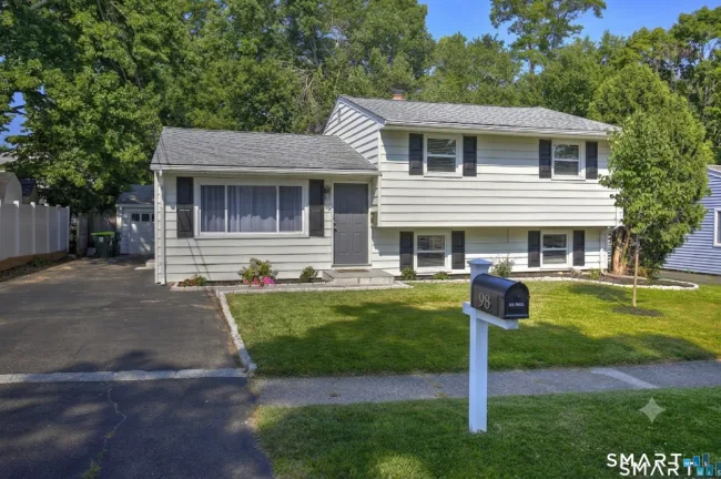 98 Youngstown Road, Fairfield, CT