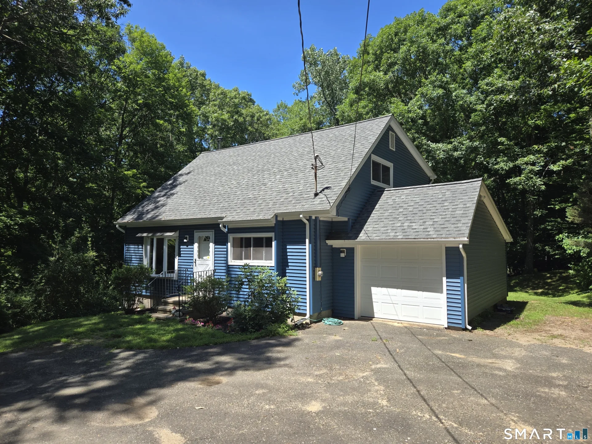 231 Crestwood Drive, Naugatuck, CT