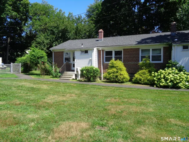 318 Stonybrook Road, Stratford, CT