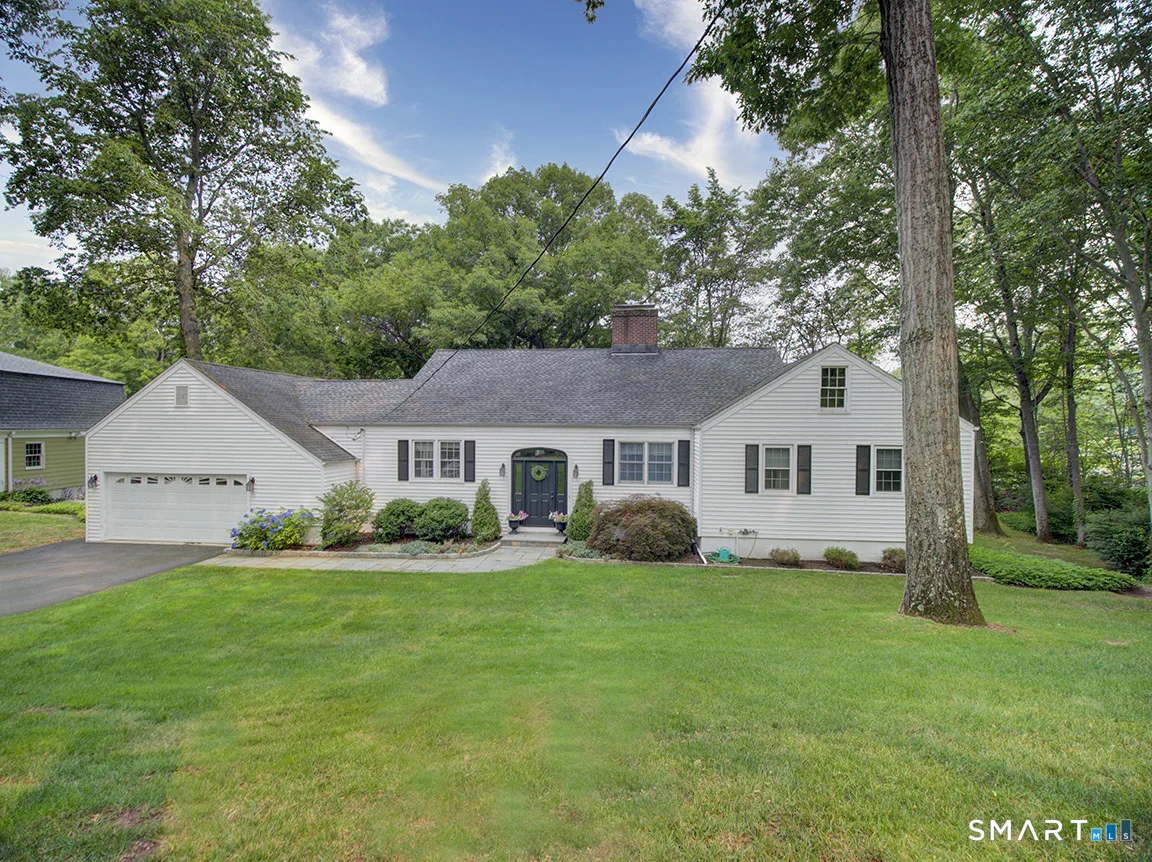 34 River Road, North Haven, CT