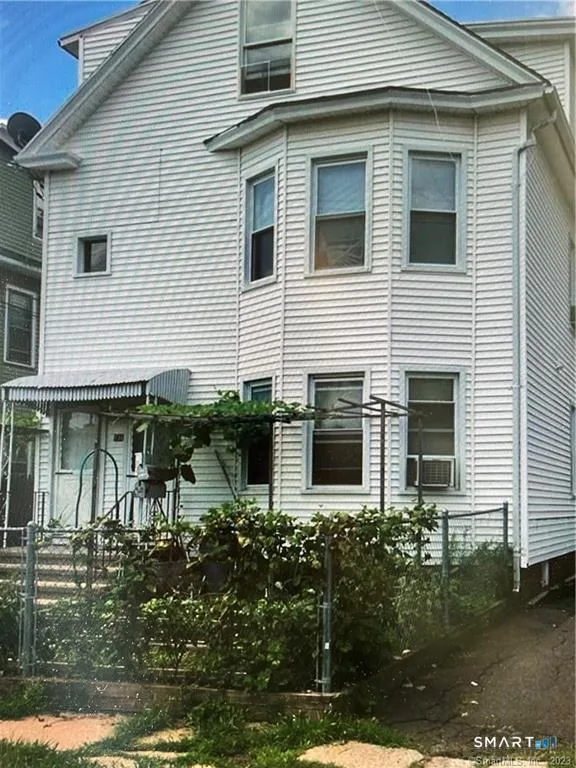 136 Circular Avenue, Hamden, CT