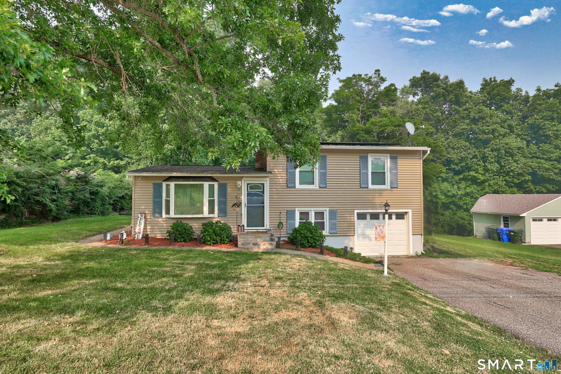98 Edgewood Avenue, Thomaston, CT