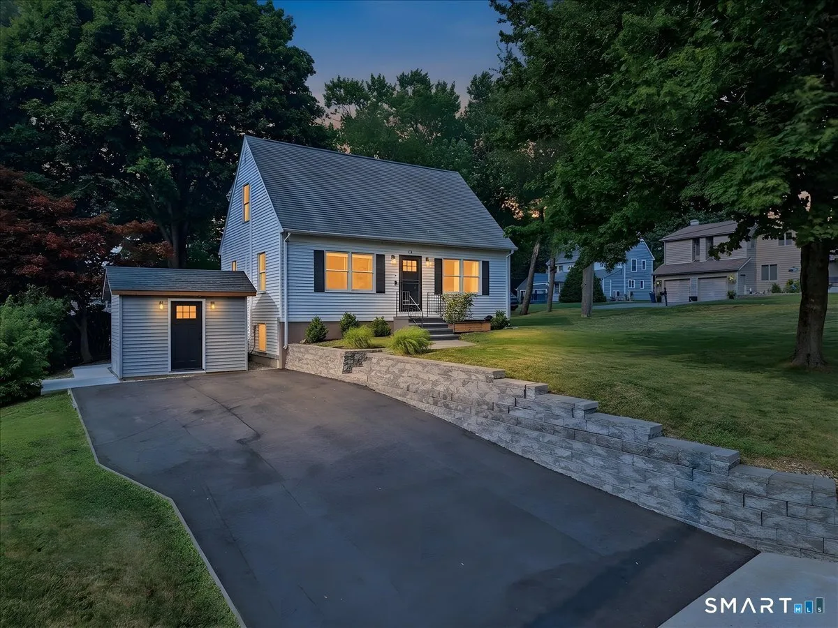 46 First Avenue, Waterford, CT