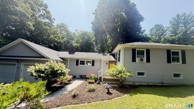 11 Hall Passway, Danbury, CT