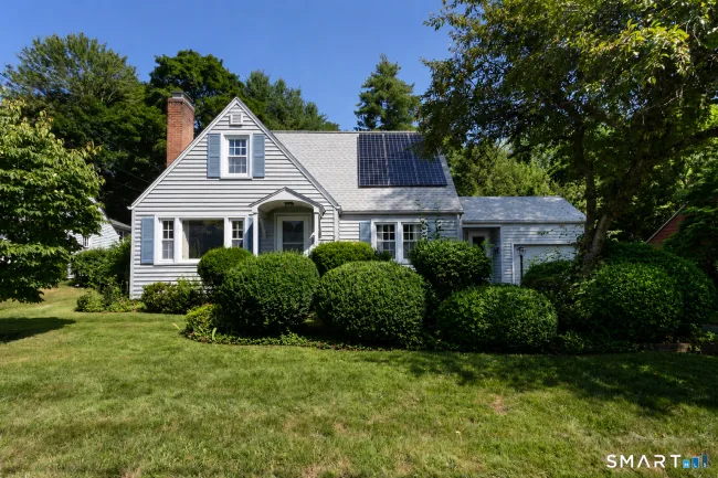 24 Sandhurst Drive
