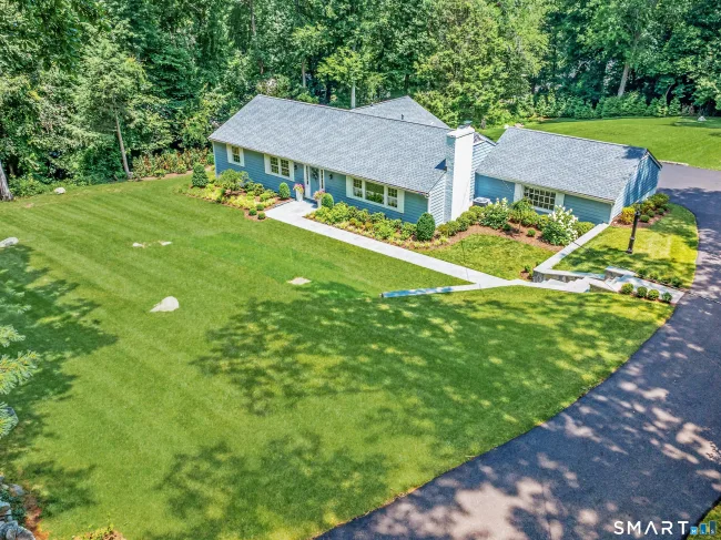 76 Comstock Hill Road