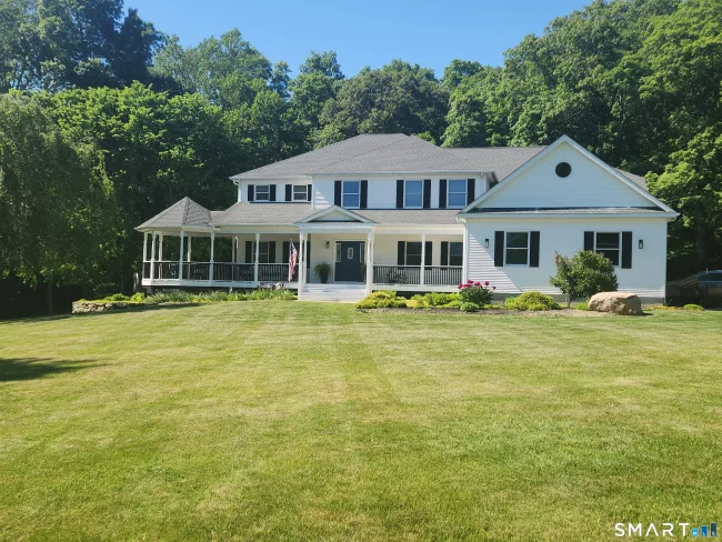 38 Emerald Glen Lane