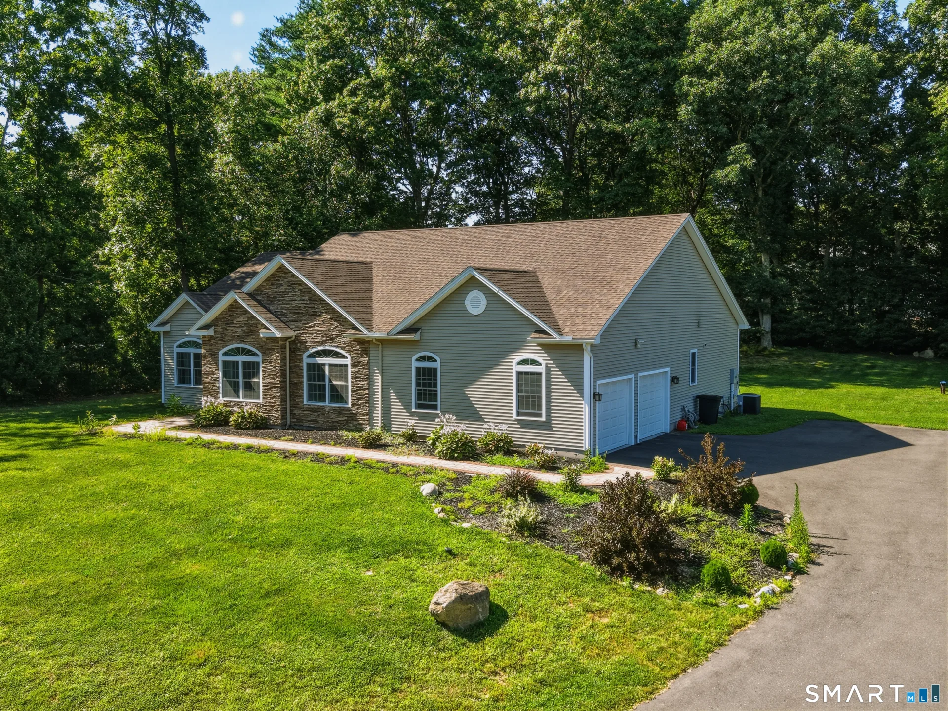 16 Crystal Brook Road, Wolcott, CT