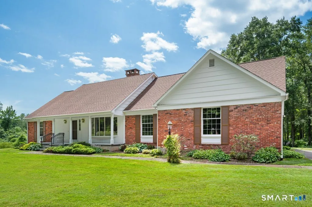 60 Shepard Hill Road, Newtown, CT