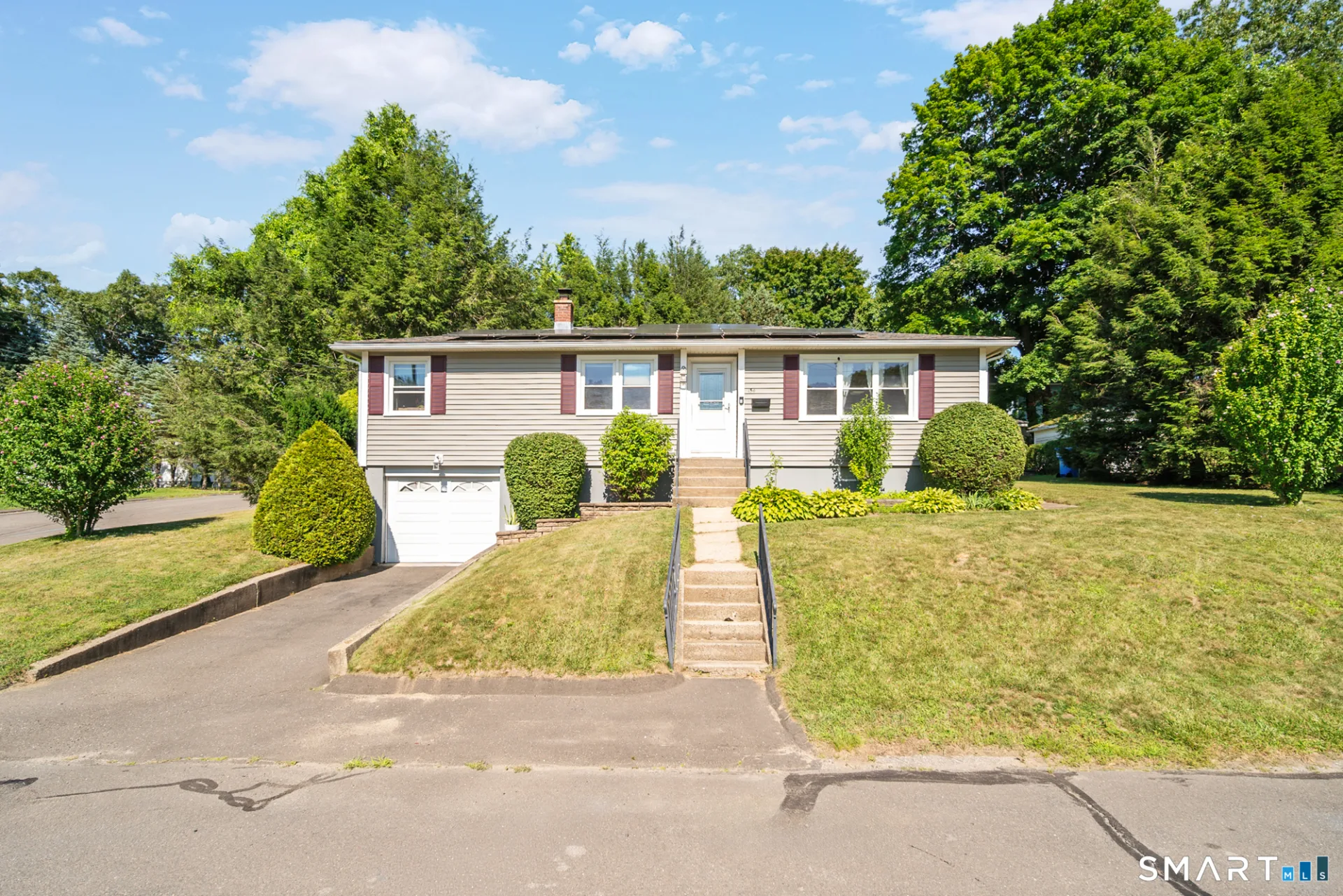 154 Parklawn Drive, Waterbury, CT