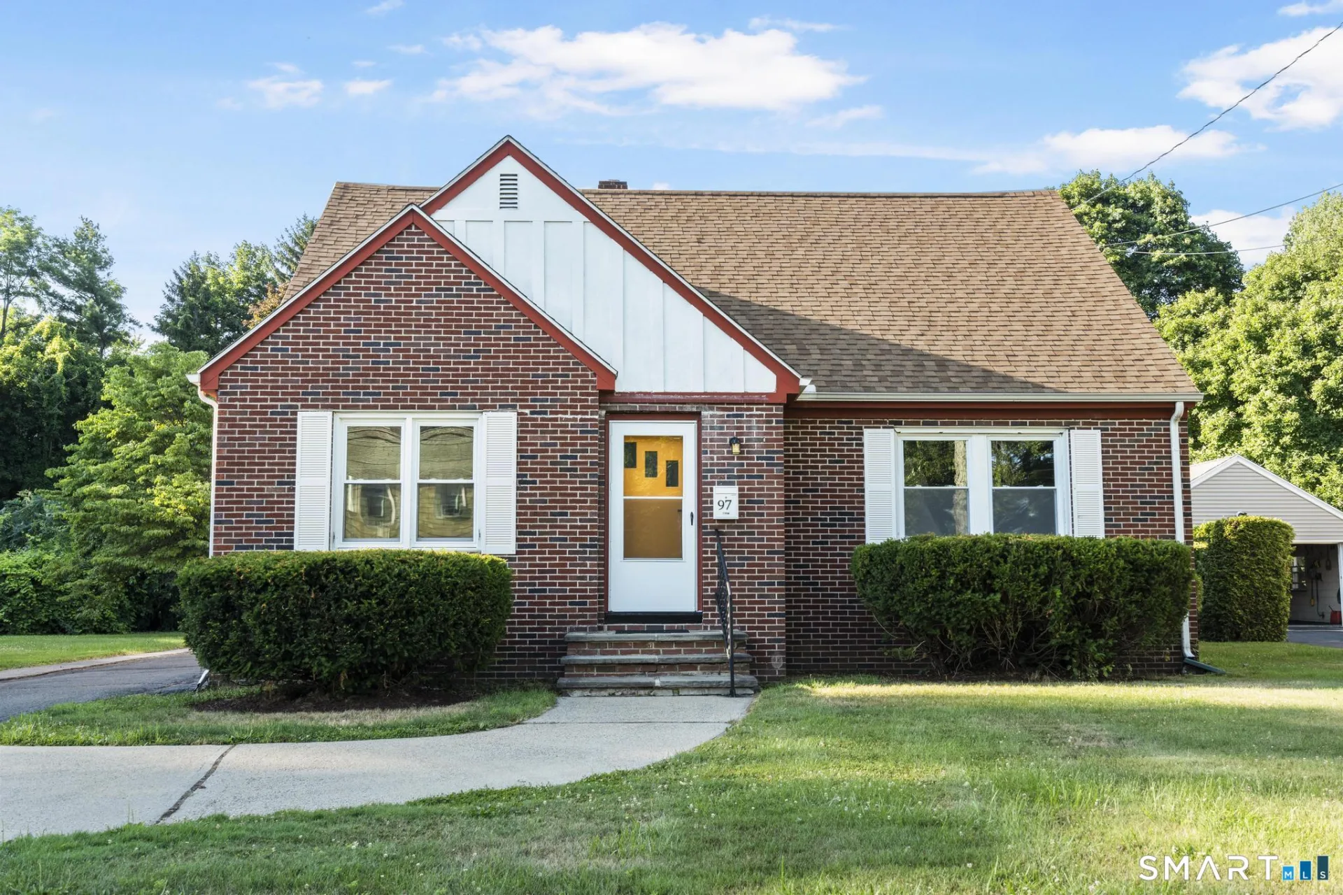 97 Alden Avenue, Enfield, CT