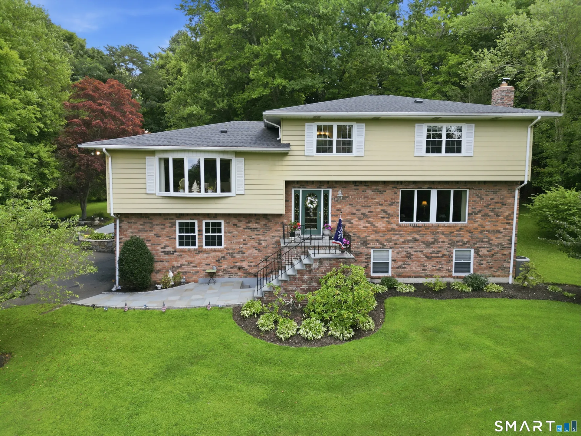 13 Paradise Court, New Fairfield, CT