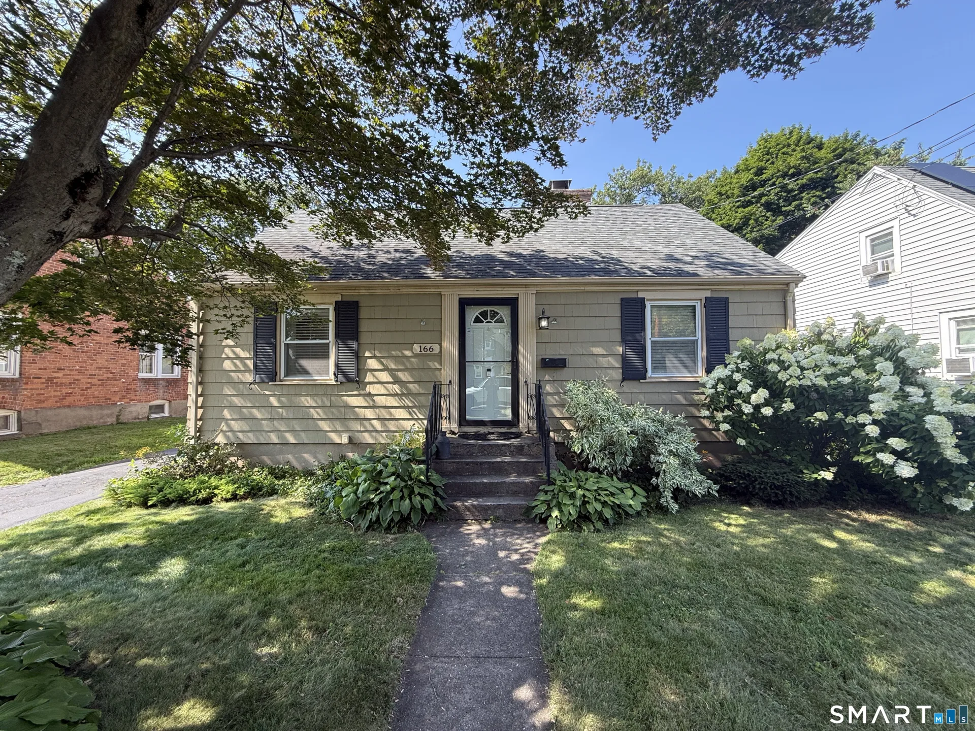 166 Roseleah Avenue, Newington, CT