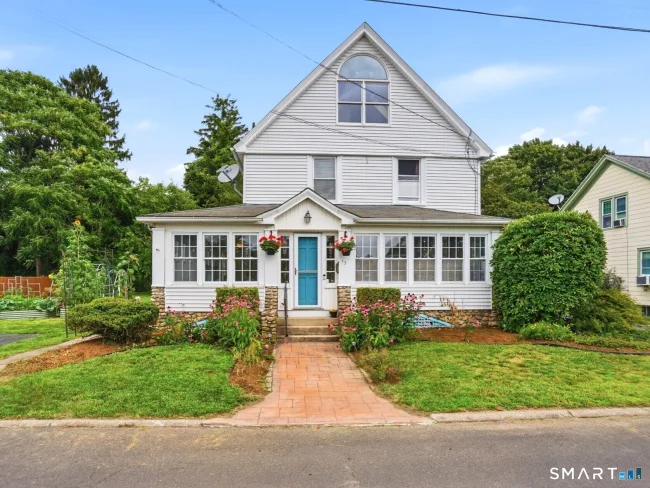 13 Snowden Street, Waterford, CT