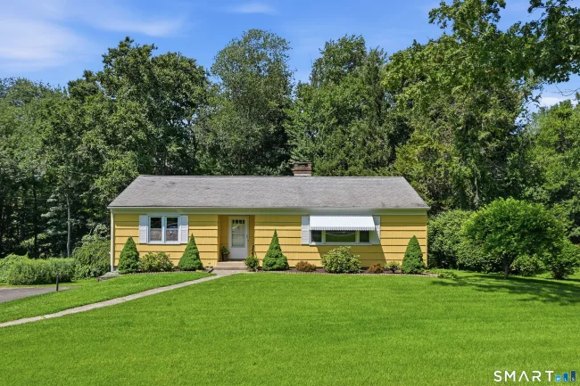 30 Maple Row, Bethel, CT