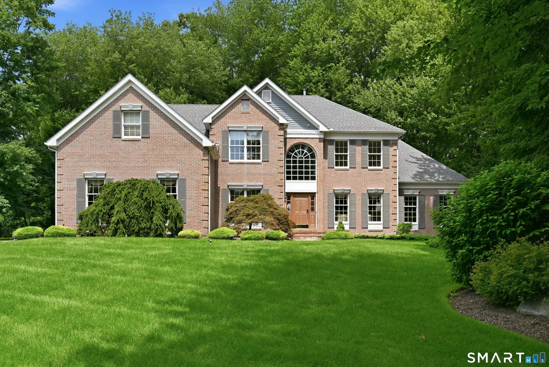 4 Whitewood Road, Newtown, CT