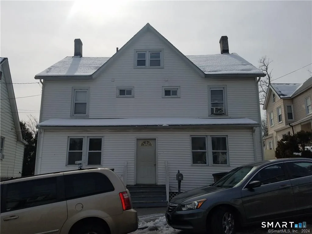 16 Greenwood Hill Street, Stamford, CT