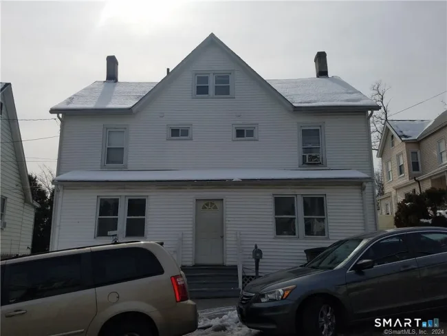 16 Greenwood Hill Street, Stamford, CT