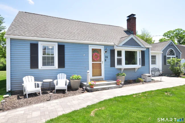 26 Village Road, Simsbury, CT