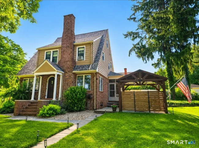 6 Collins Parkway, Meriden, CT