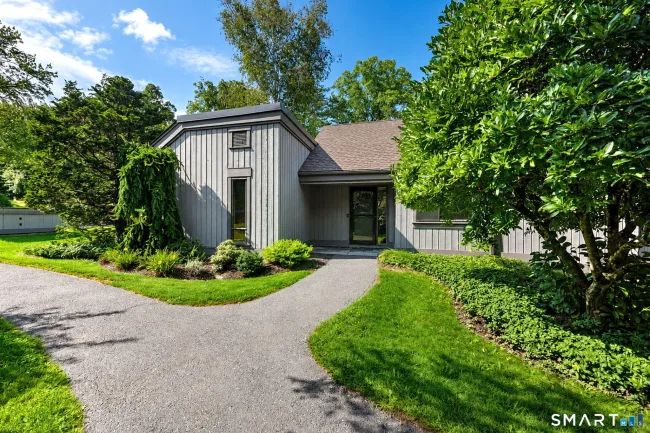 722 Heritage Village #A