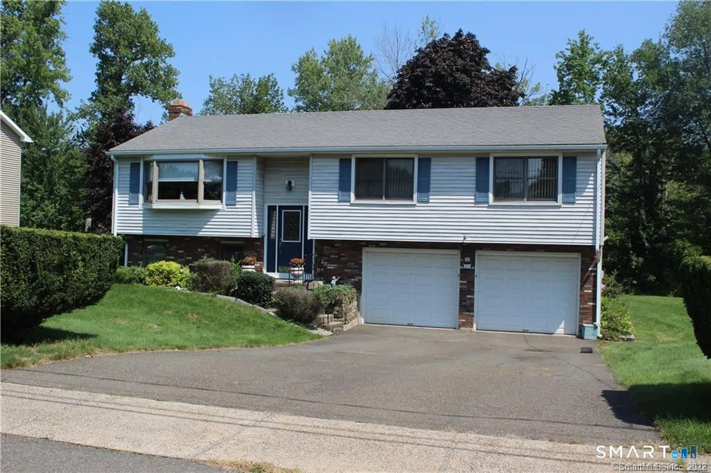 99 Glenwood Drive, Wethersfield, CT