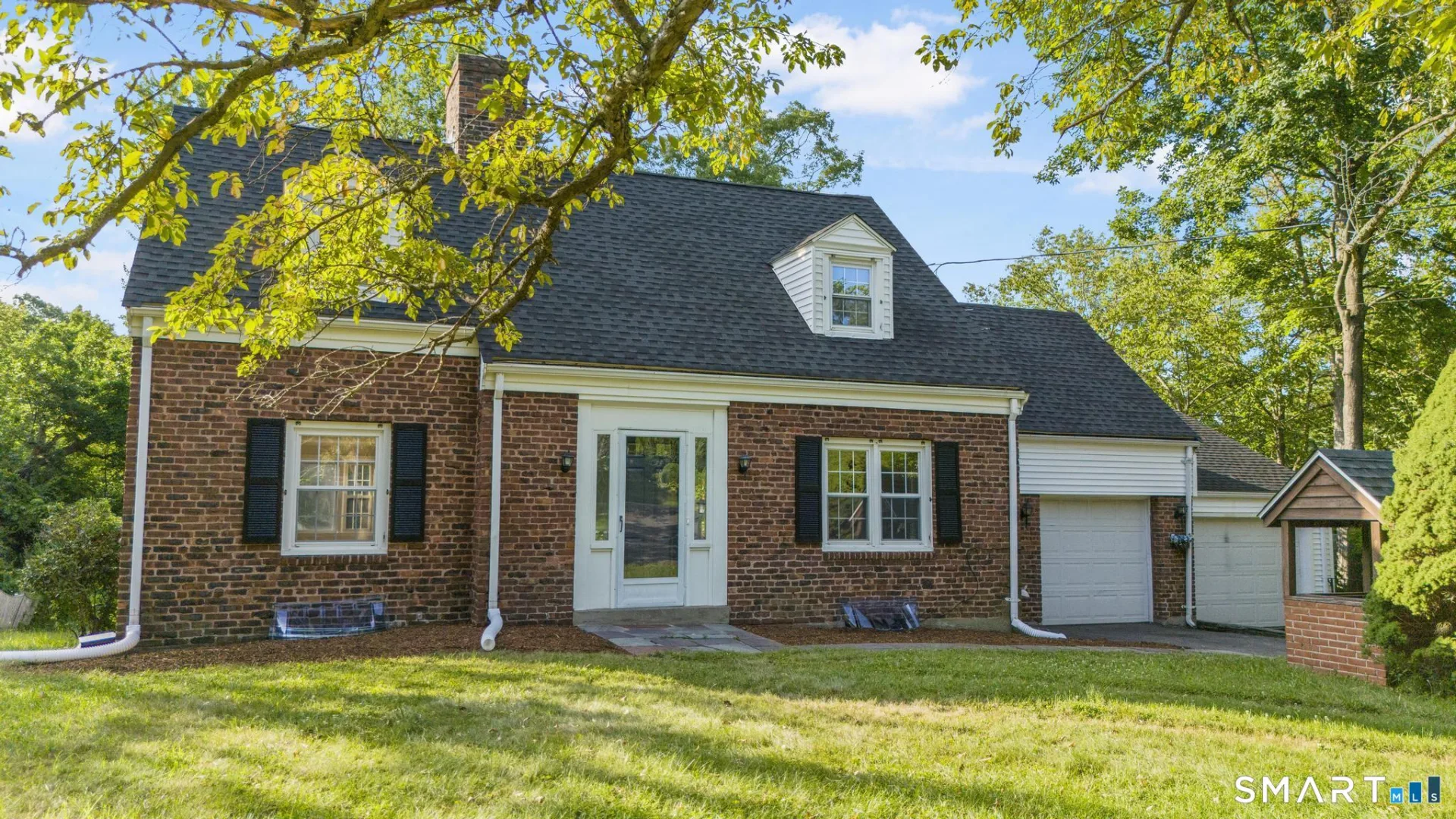 282 Tunxis Road, West Hartford, CT