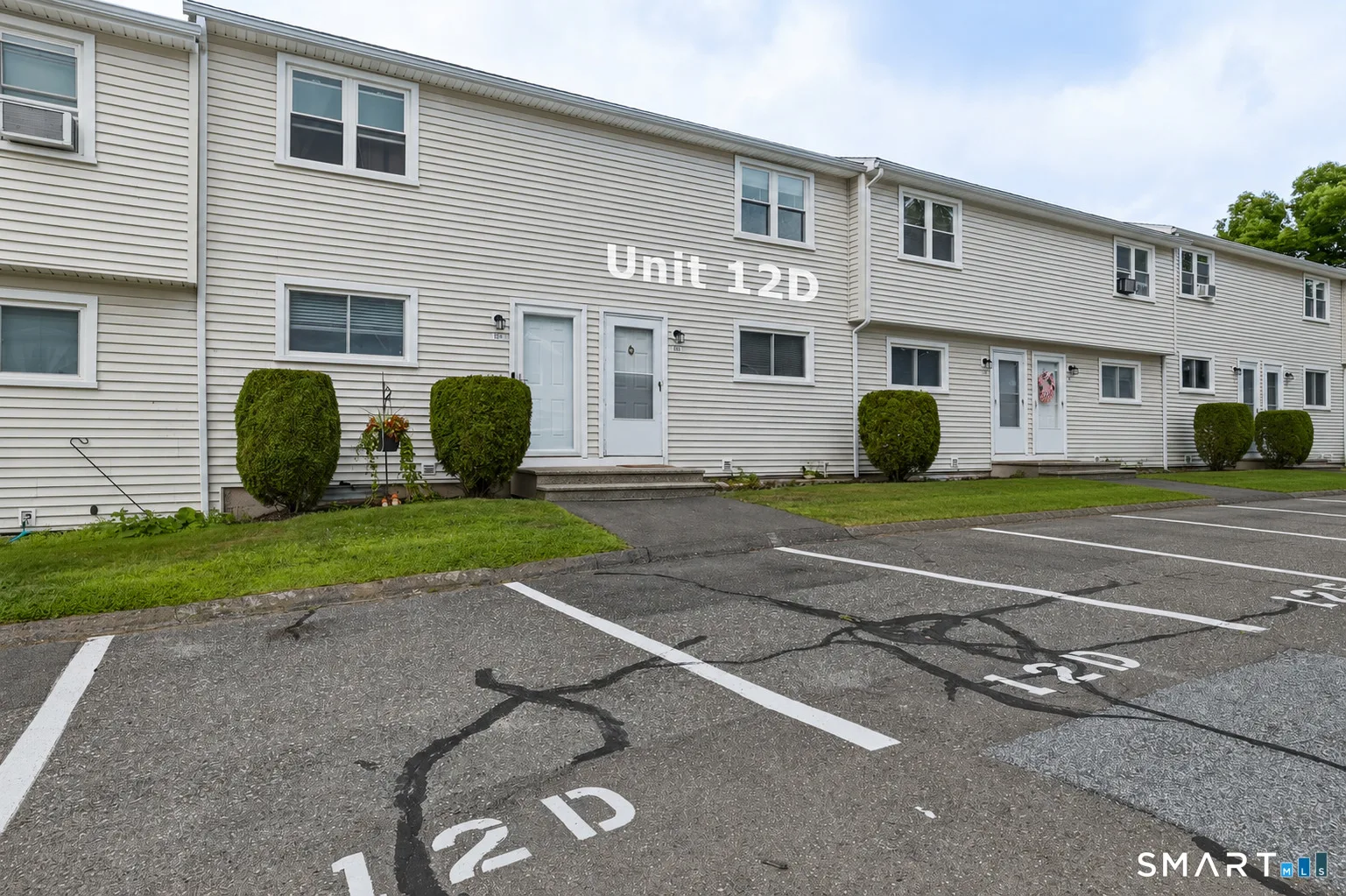 1081 New Haven Road #12D, Naugatuck, CT