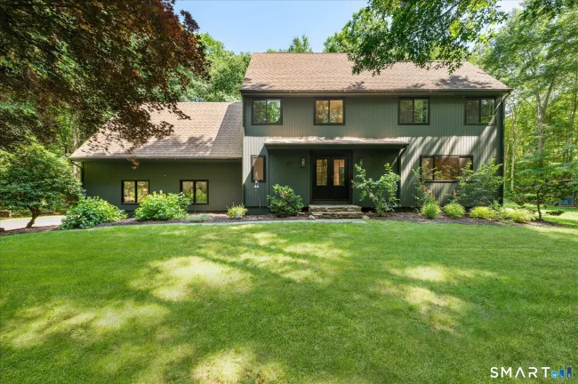 20 Riverside Court, Guilford, CT