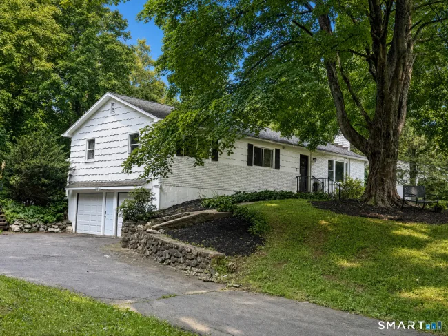 208 Strongtown Road, Southbury, CT