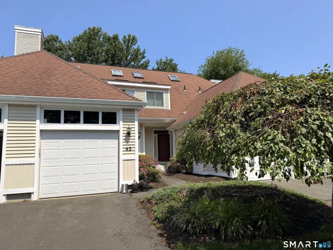 42 Summerfield Gardens #42, Shelton, CT