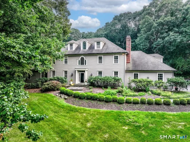 2 Raven Crest Drive, Bethel, CT