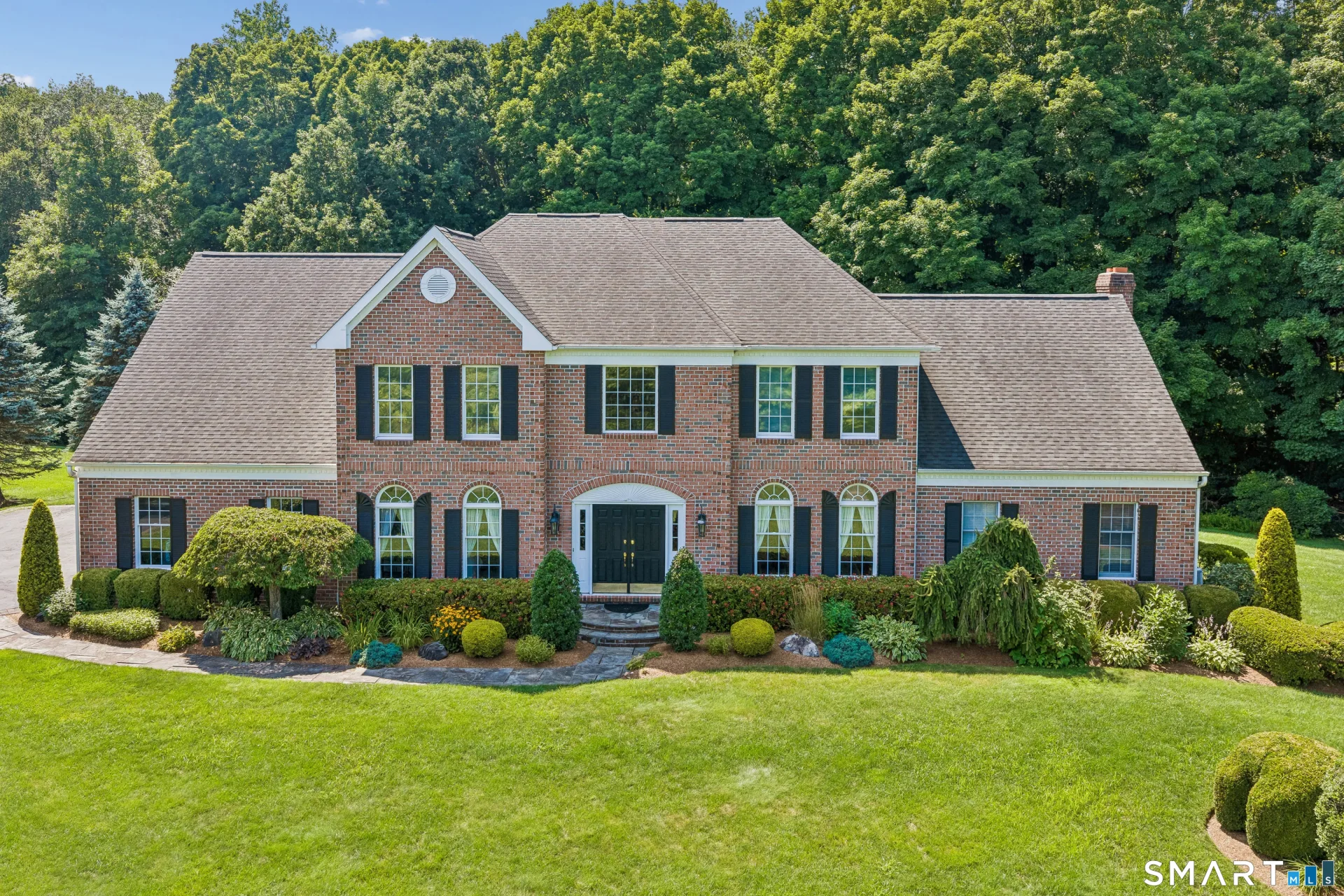 2 Pond View Drive, Newtown, CT