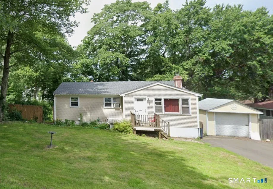 86 Crest Avenue, East Haven, CT