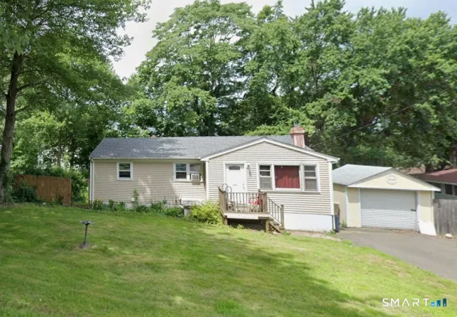 86 Crest Avenue, East Haven, CT