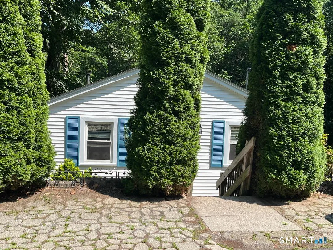 91 White Road, Ellington, CT