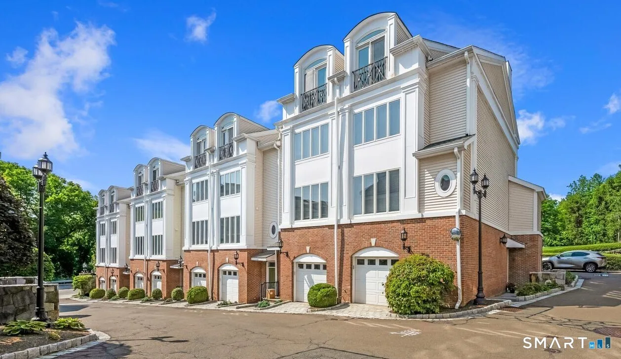 442 Main Avenue #8, Norwalk, CT
