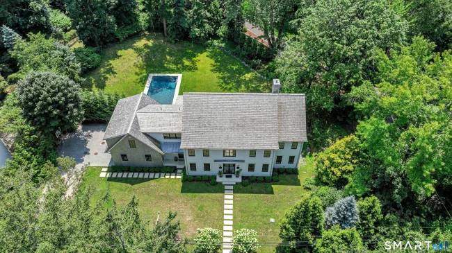 13 Sunswyck Road, Darien, CT
