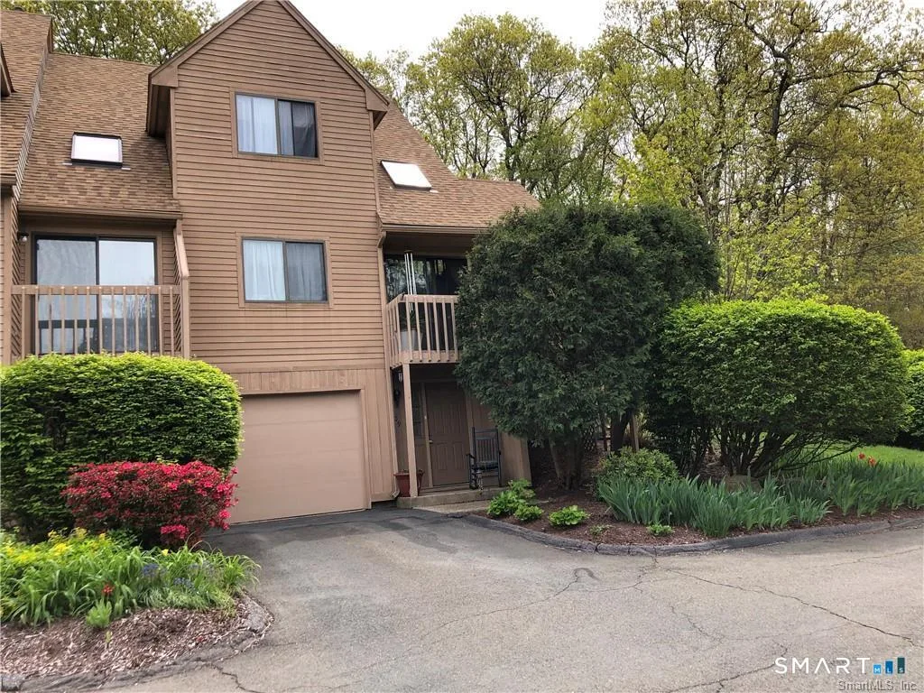 242 Talcottville Road #209, Vernon, CT
