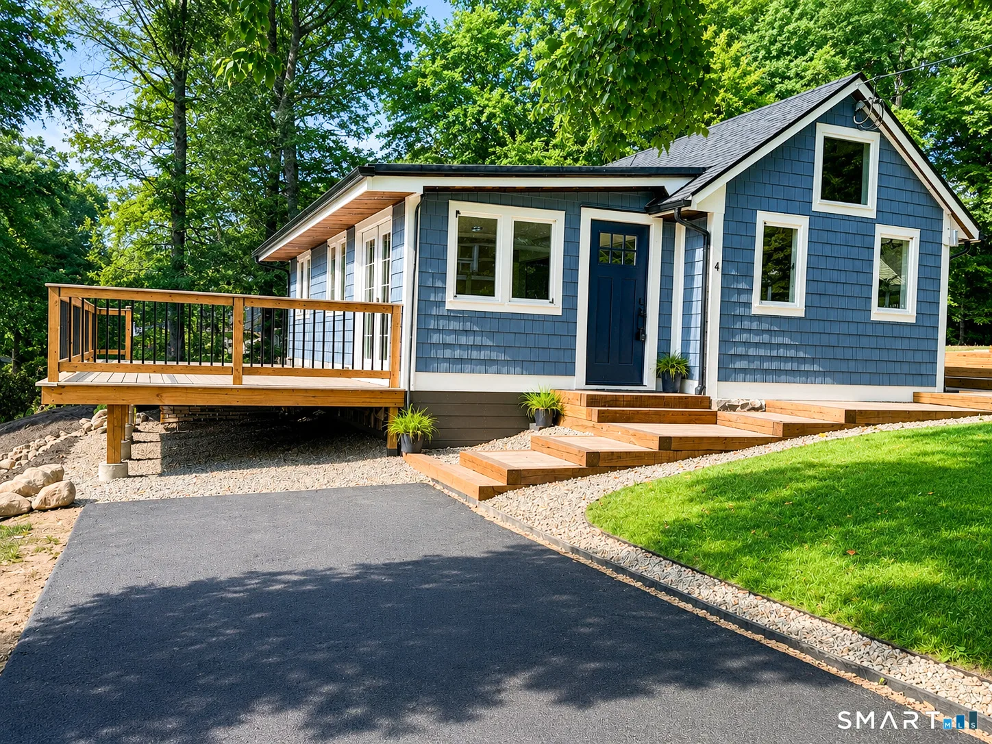 4 Mohawk Trail, East Hampton, CT